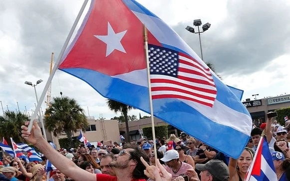 Mỹ xem xét lại chính sách đối với Cuba